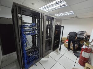 server rack cable management