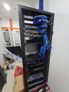 server rack cable management